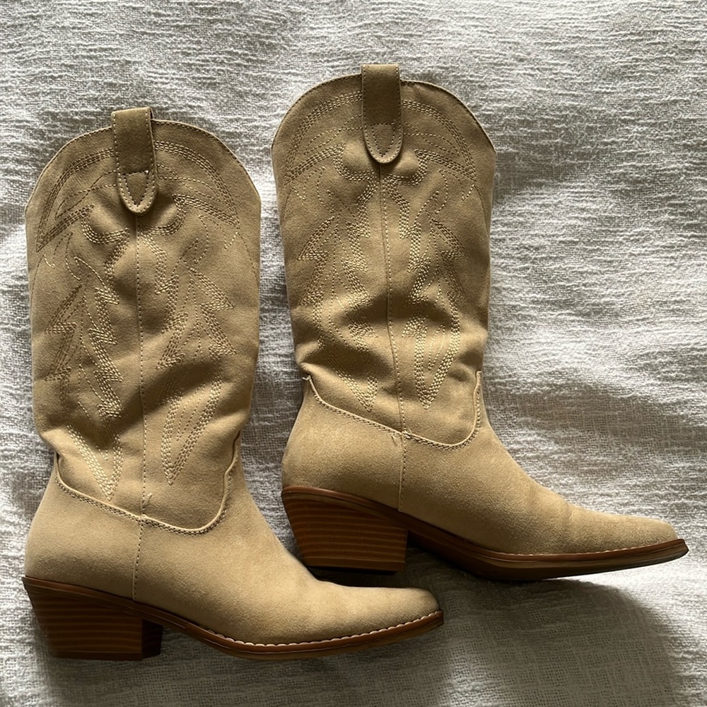 Madden Girl cowgirl boots, worn twice and in great condition!